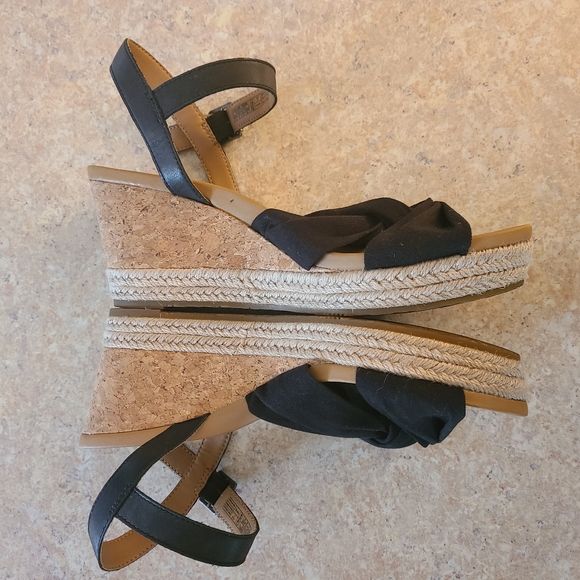 UGG Black Wedge Sandals in Size 8 - Picture 5 of 7